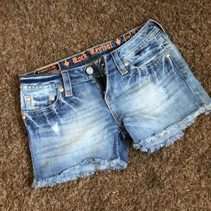 woman’s rock revival jean shorts